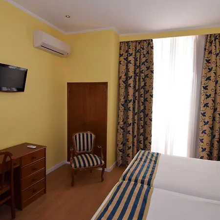 Guest house Pensao Flor Da Baixa 2*