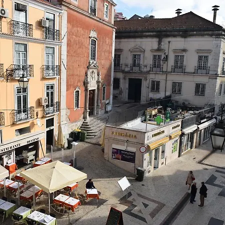 Pensao Flor Da Baixa بيت ضيافة